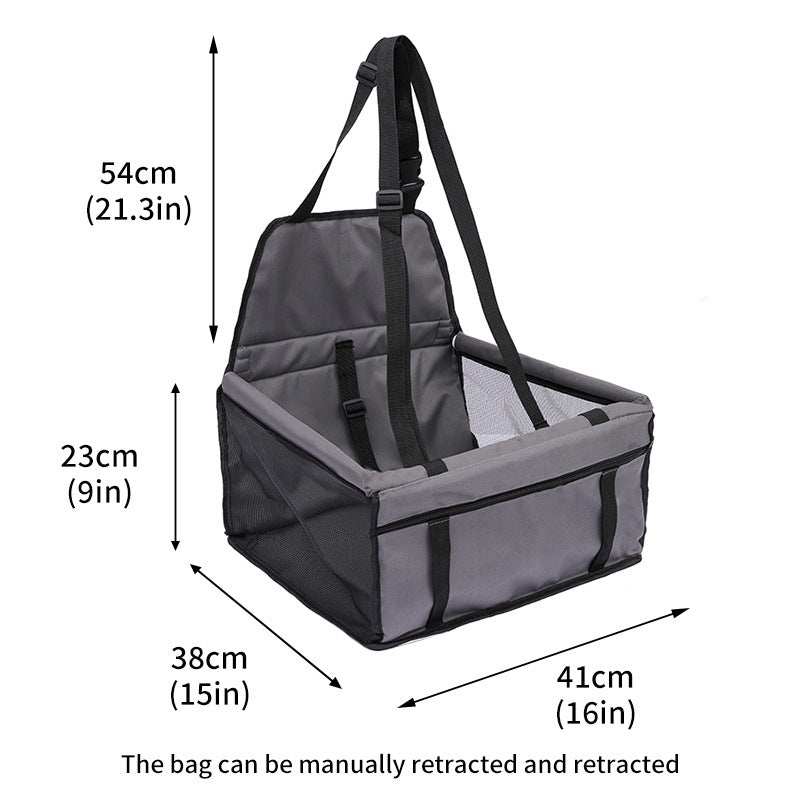 Mochila para cães na cor cinza, feita de tecido Oxford, com estrutura resistente e malhas para ventilação.